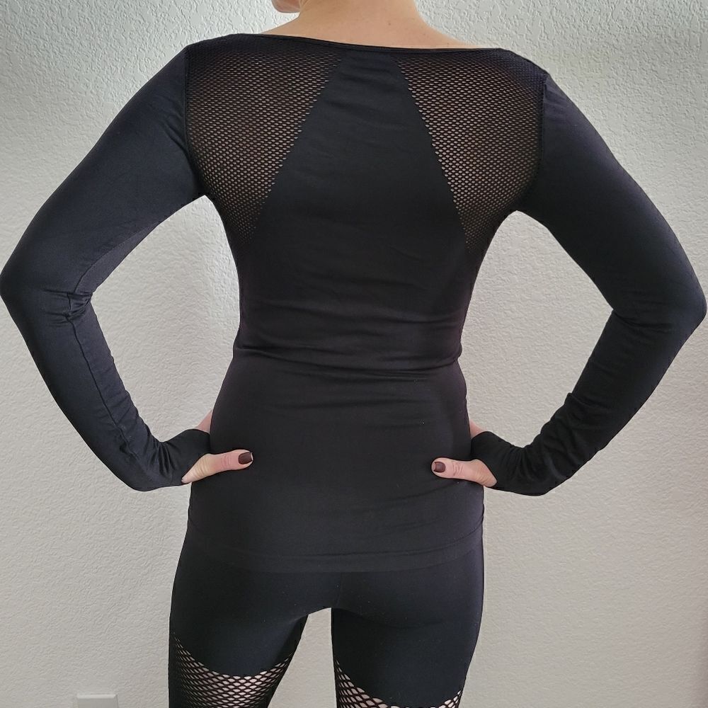 CARBON38 top size M L